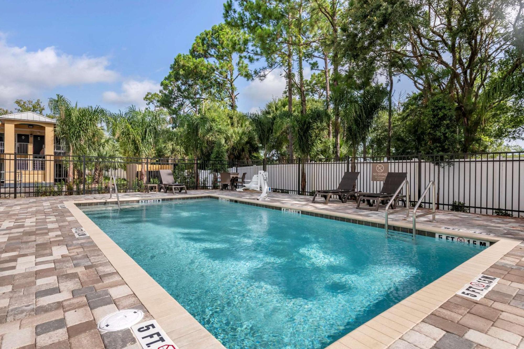 Comfort Suites Daytona Beach - Speedway Zewnętrze zdjęcie